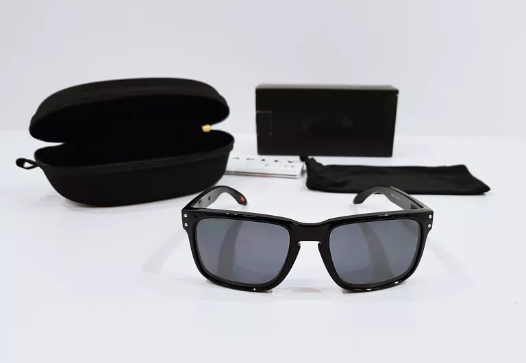 OKULARY OAKLEY OO9102 POLISHED BLACK/GREY POLAR