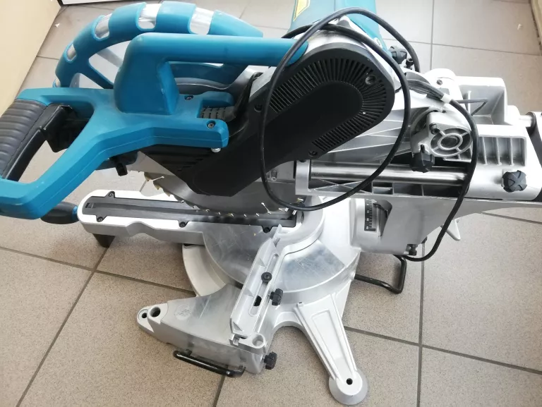 pila-ukosnica-vander-vud707-2000w-product-id-a8243b12-1e82-442e-af78-56c57e7de7b8