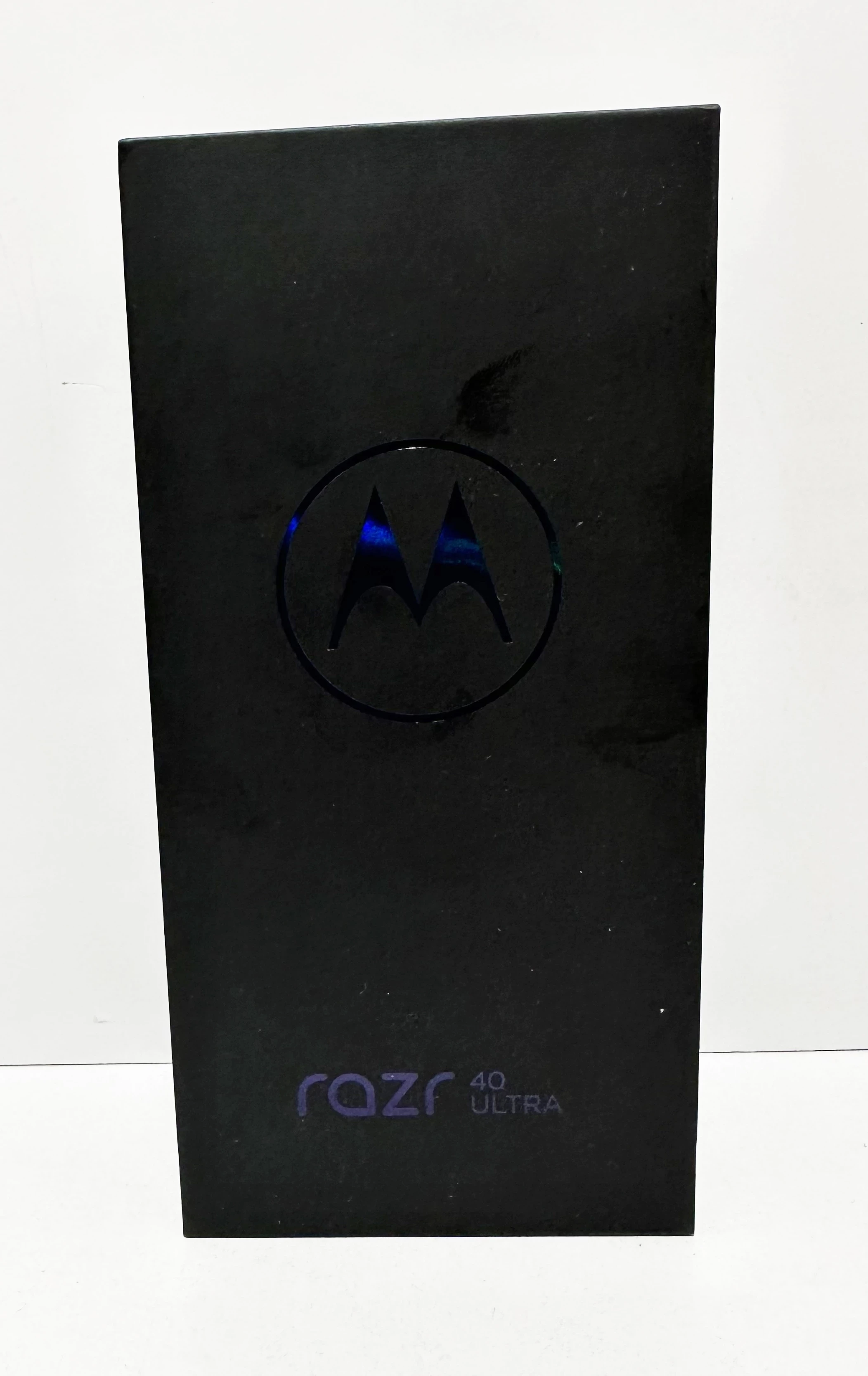 telefon-motorola-razr-40-ultra-faktura-typ-smartfon