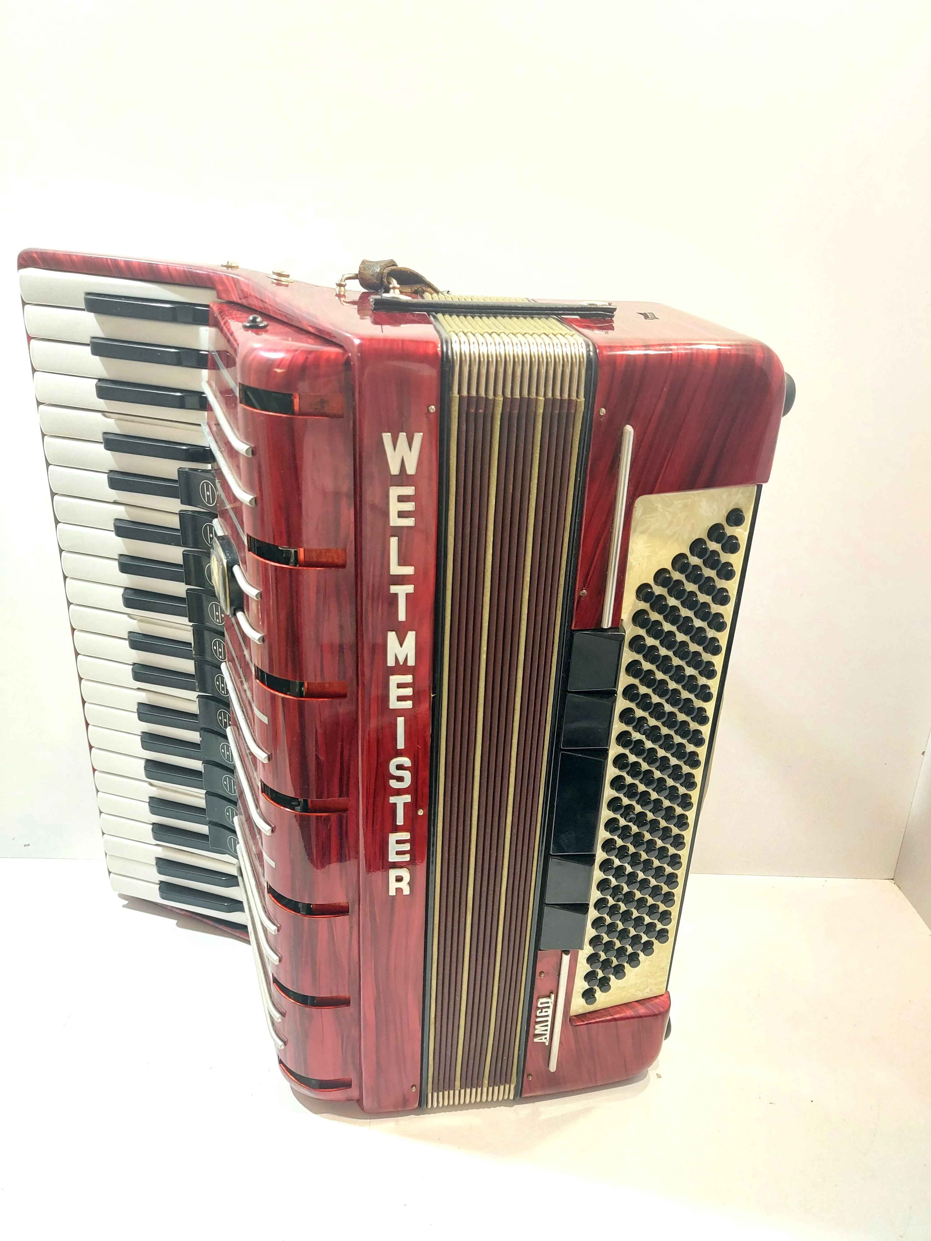 akordeon-weltmeister-120-basow-product-id-0c4fa582-6491-4daa-8768-25636d842c6e