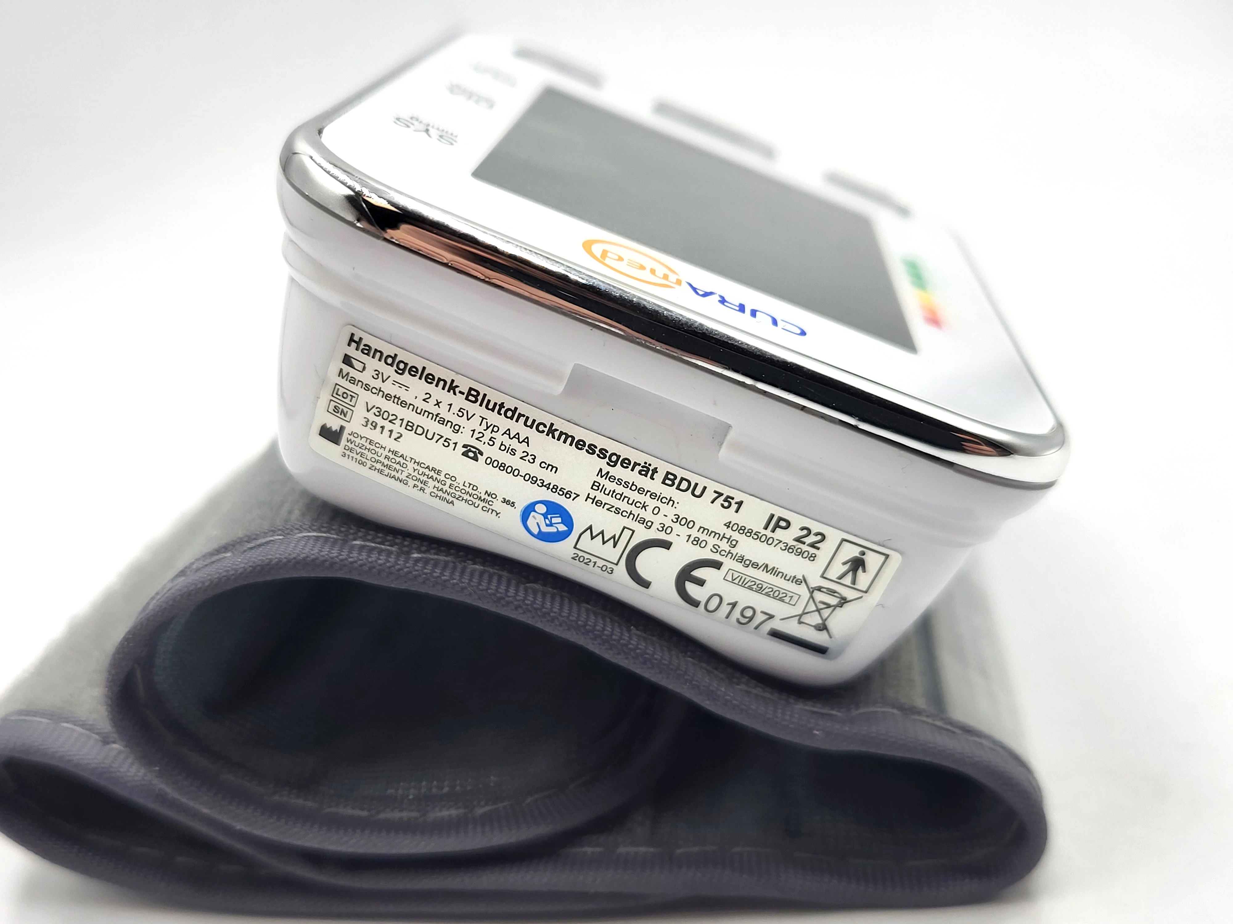 curamed-cisnieniomierz-nadgarstkowy-miejsce-pomiaru-nadgarstek