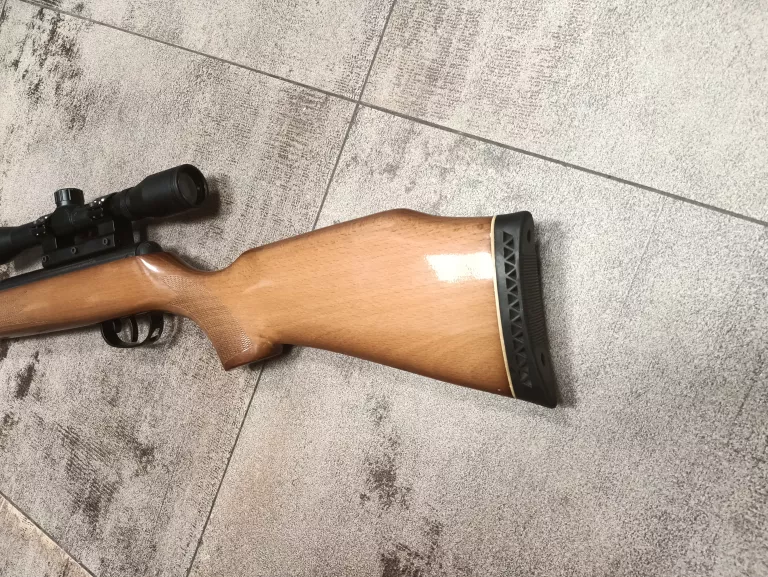 WIATRÓWKA CROSMAN SUMMIT 30040 (KAL. 4,5) +LUNETA