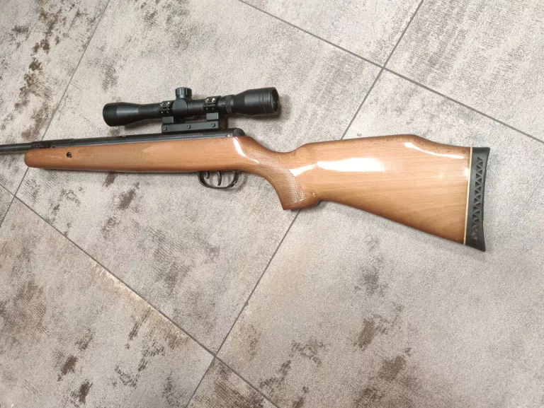 WIATRÓWKA CROSMAN SUMMIT 30040 (KAL. 4,5) +LUNETA