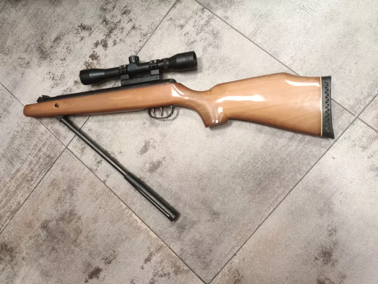 WIATRÓWKA CROSMAN SUMMIT 30040 (KAL. 4,5) +LUNETA