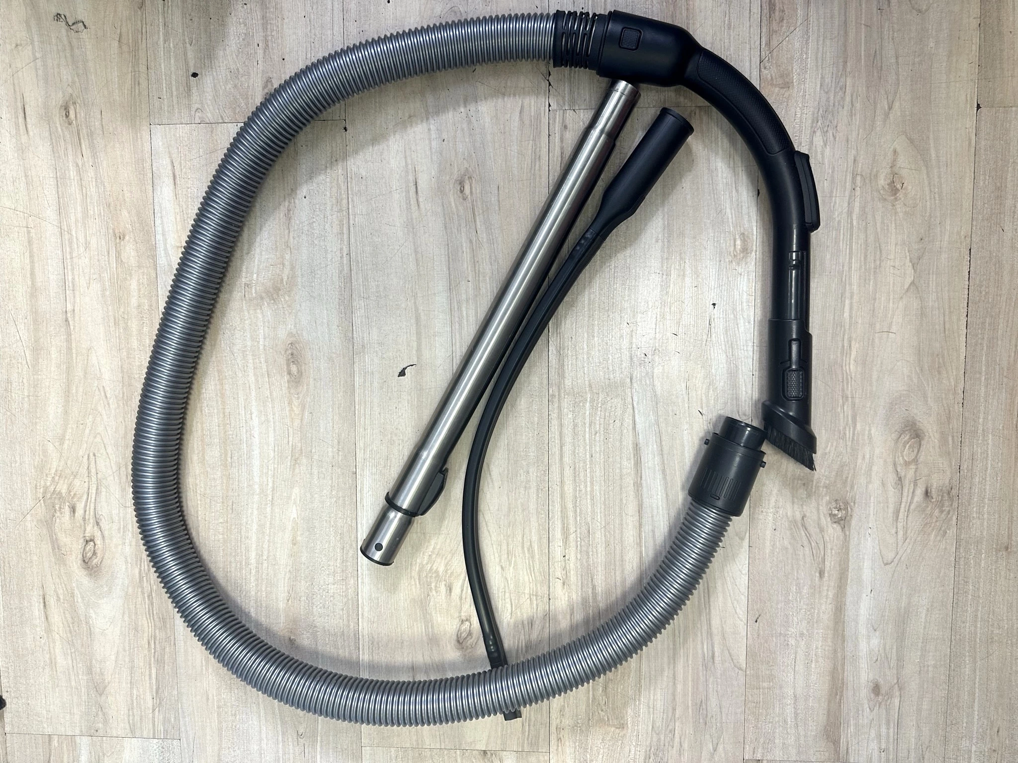 odkurzacz-bezworkowy-tefal-compact-power-xxl-kolor-dominujacy-czarny