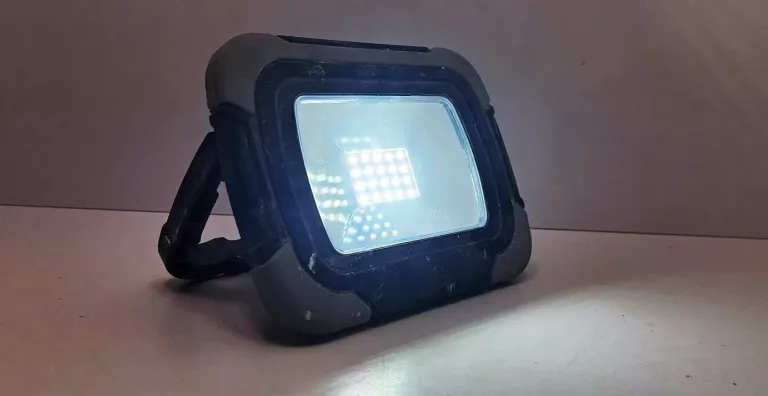 AKUMULATOROWY REFLEKTOR LED ZD TRADING 2574900