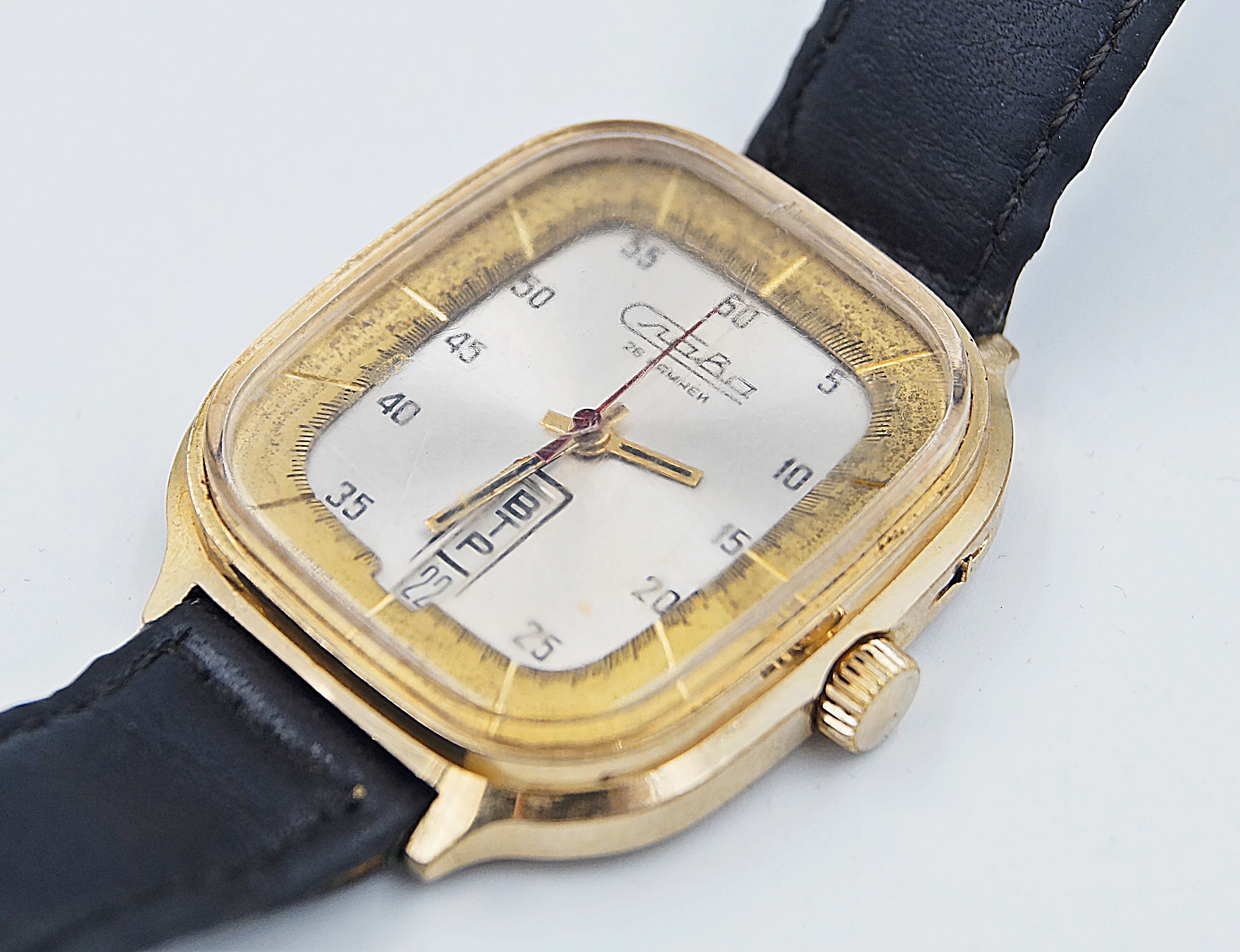 meski-zegarek-slava-pozlacany-26-jewels-lodowka-rodzaj-analogowe