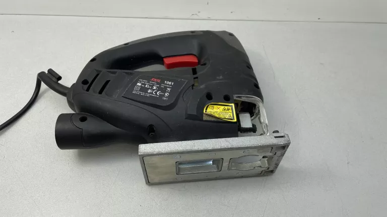 wyrzynarka-skil-1061-800w-mocowanie-brzeszczotu-chwyt-uniwersalny