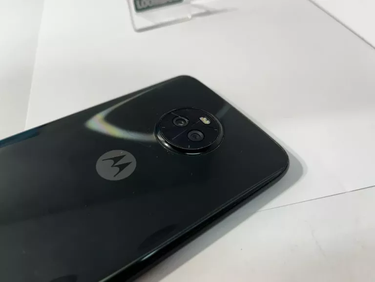 TELEFON MOTOROLA MOTO X4