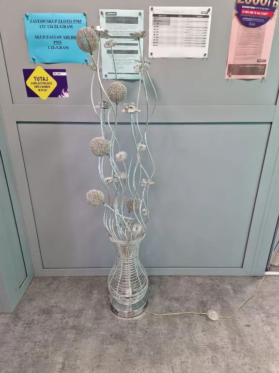 lampa-z-drutow-podlogowa-kwiaty-kollataja-30-bedzin