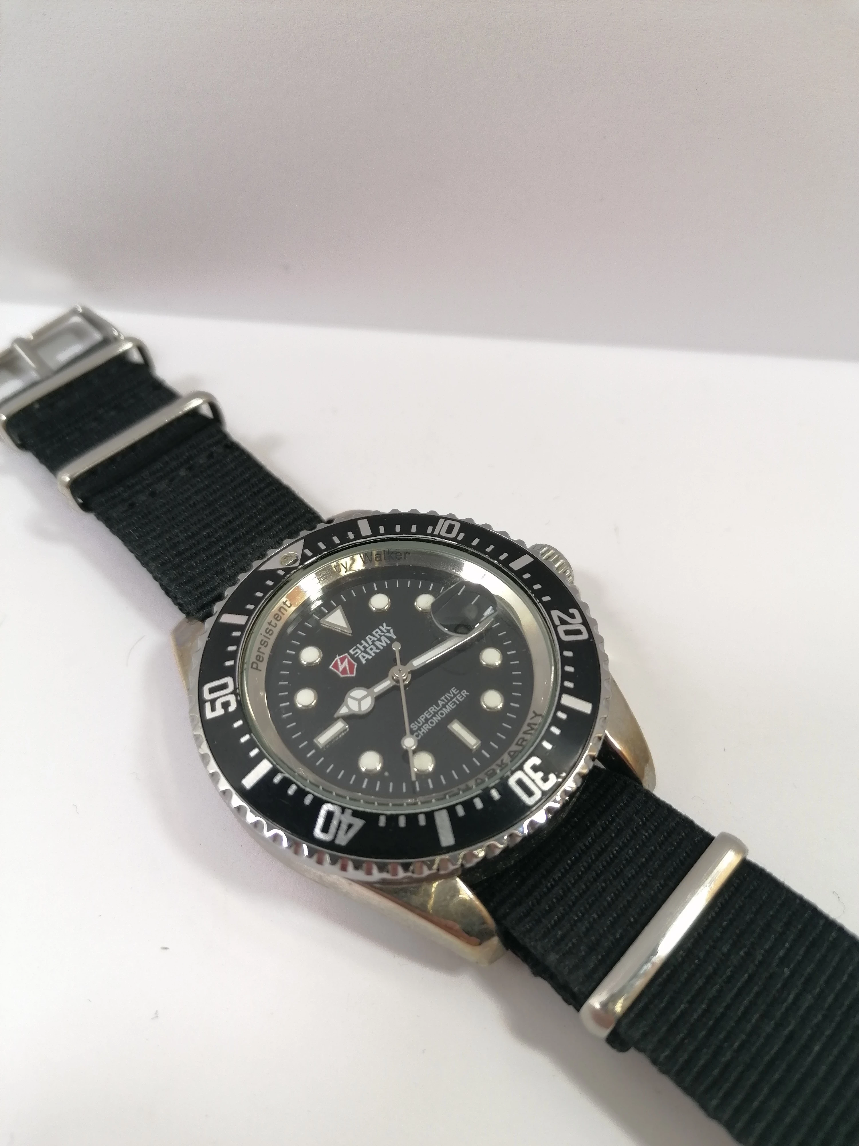 zegarek-shark-army-ksztalt-koperty-okragla