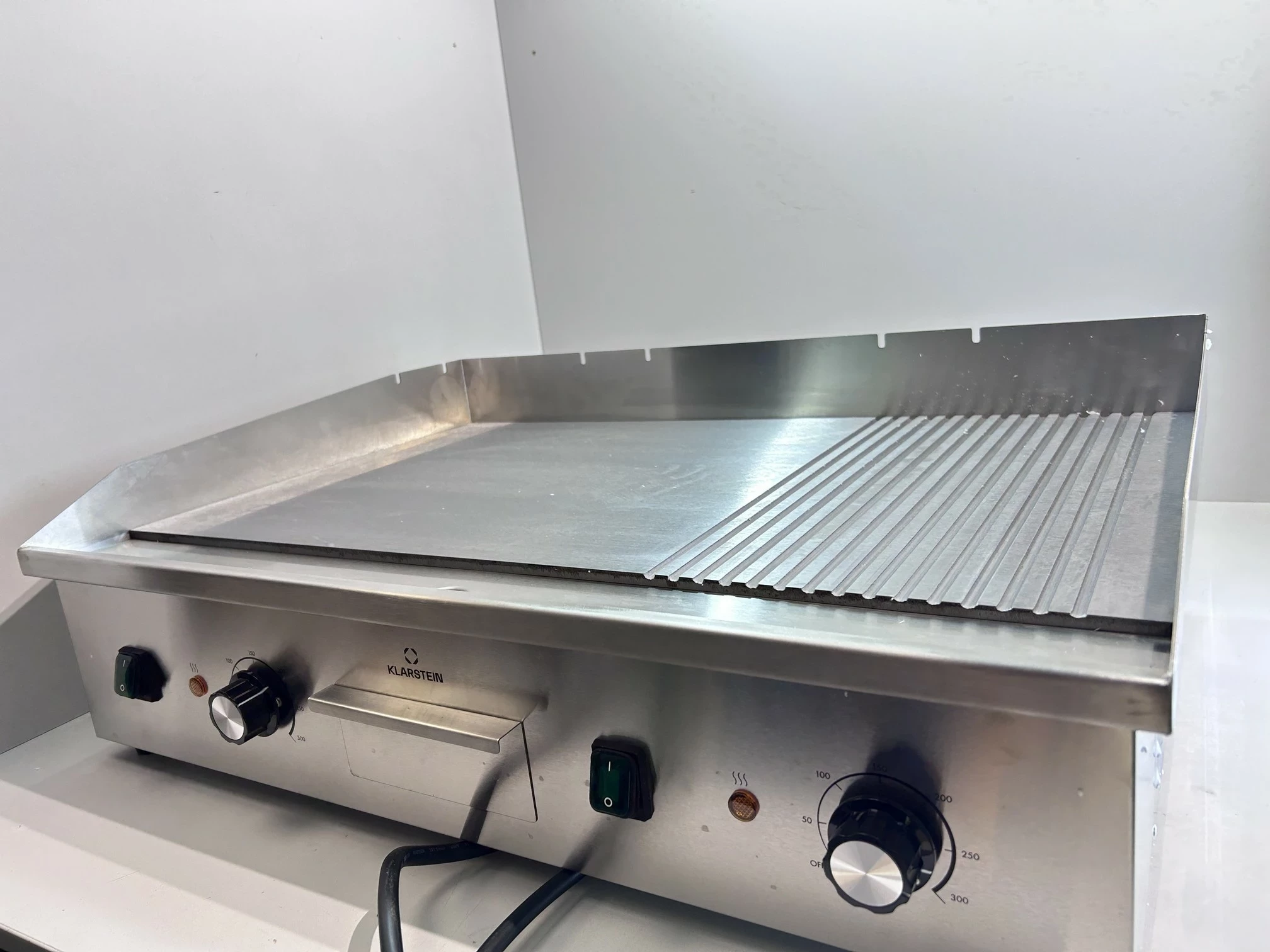 Barbecue électrique - Klarstein Grillmeile 4400 - 2x2200W Plaque - surface  nervurée