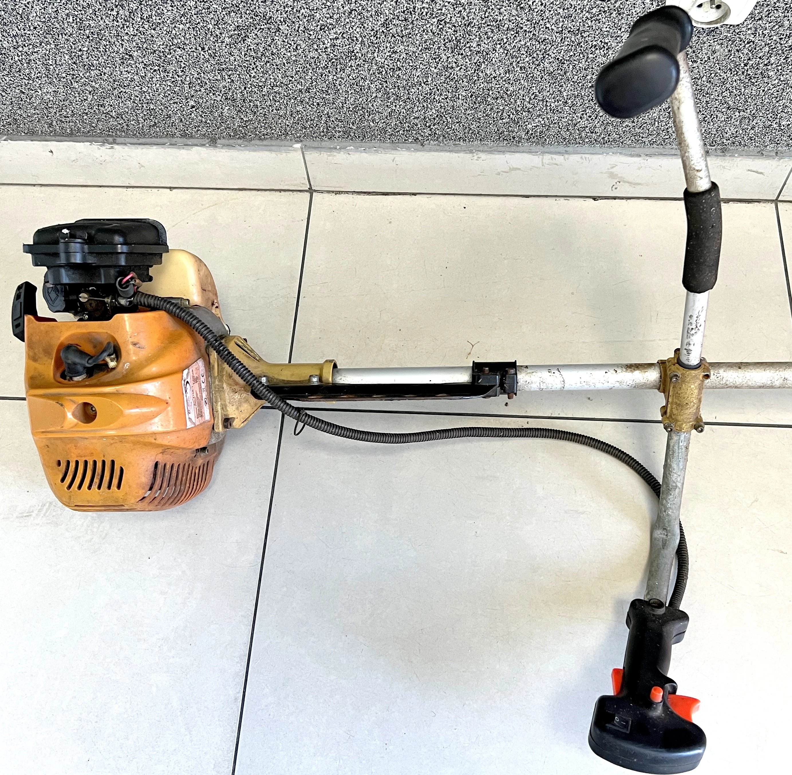 kosa-spalinowa-magnum-bc-415b-1-stan-uzywany