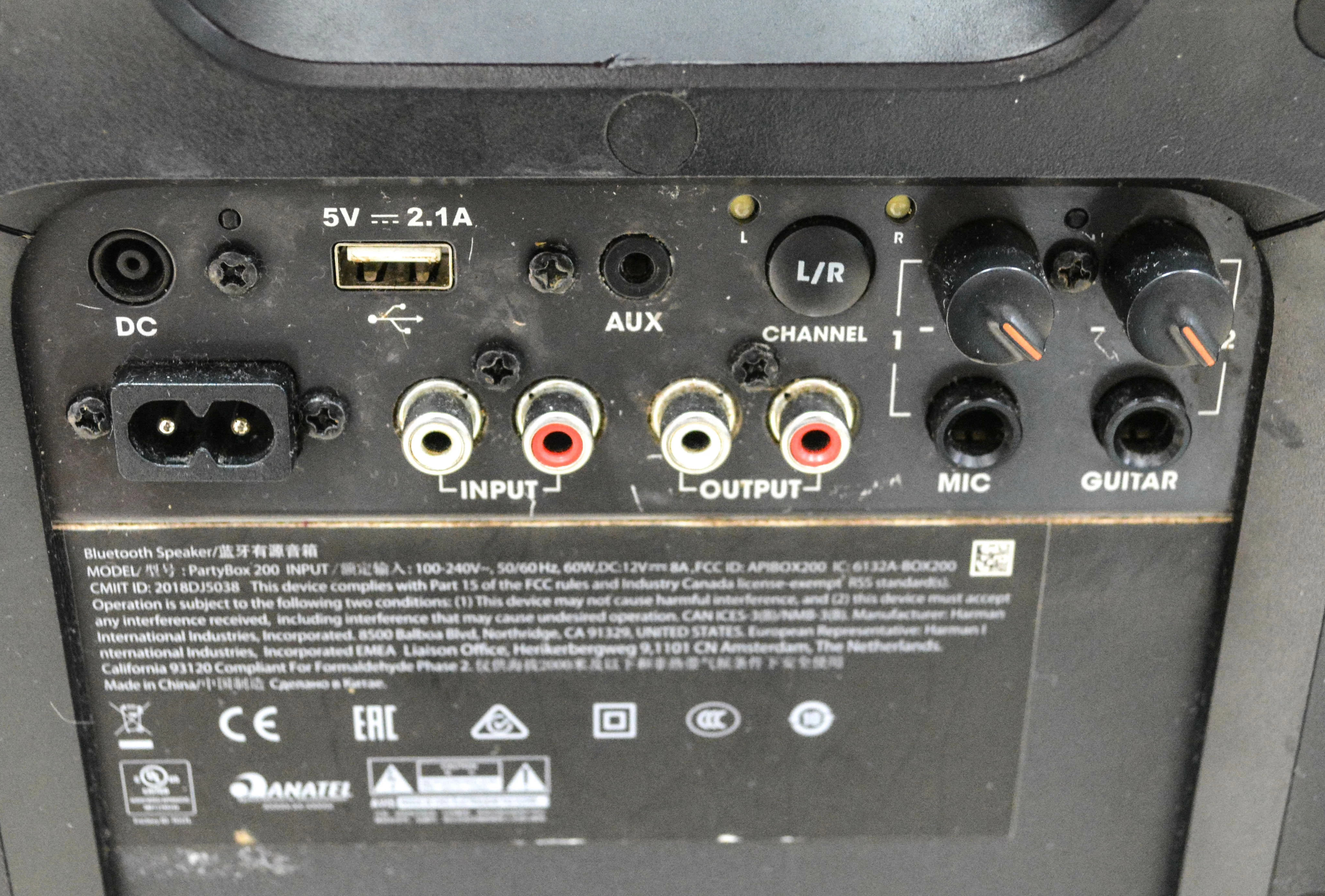 glosnik-imprezowy-jbl-partybox-200-audio-moc-60