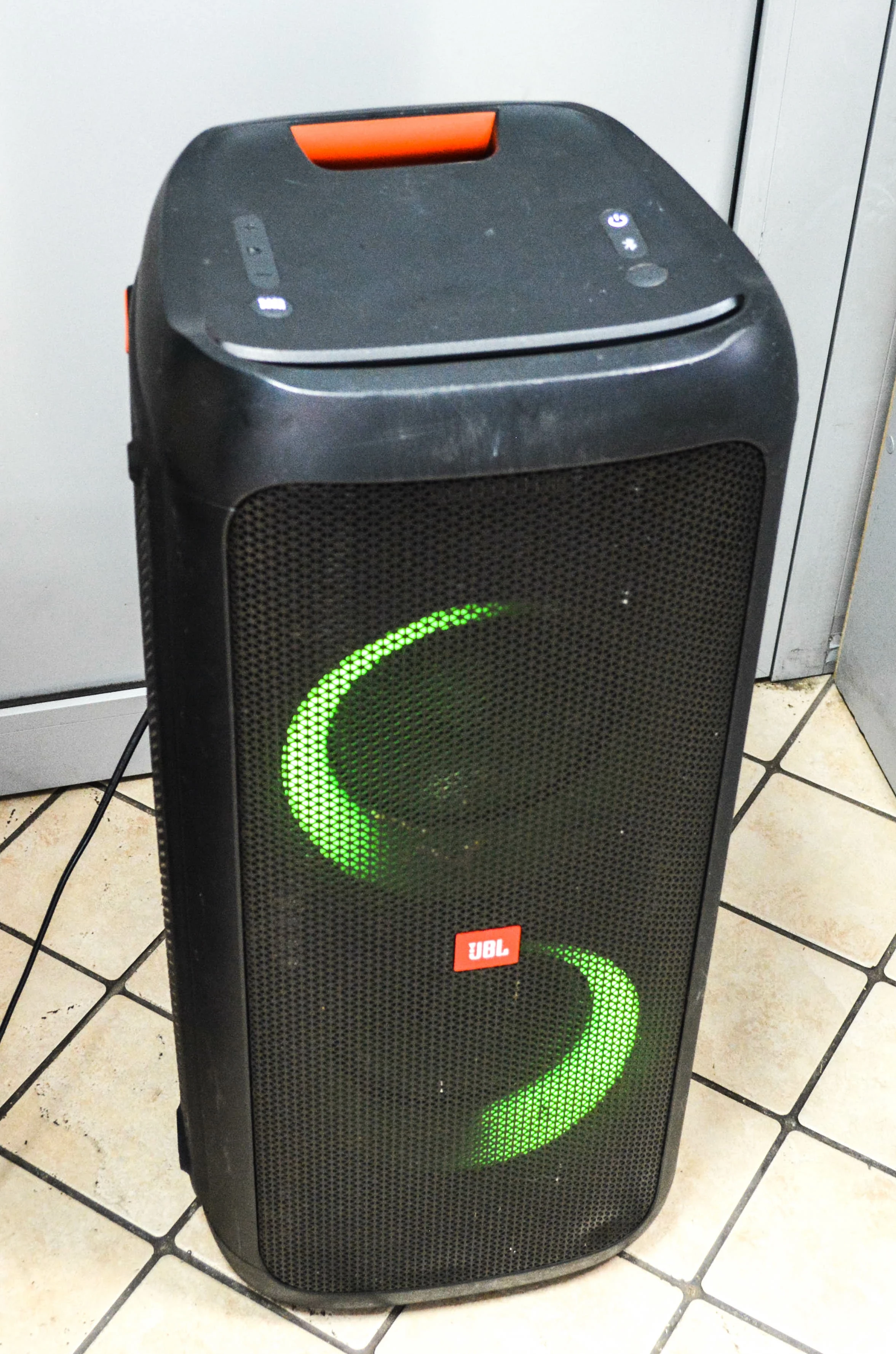 glosnik-imprezowy-jbl-partybox-200-audio-grochowska-173-warszawa