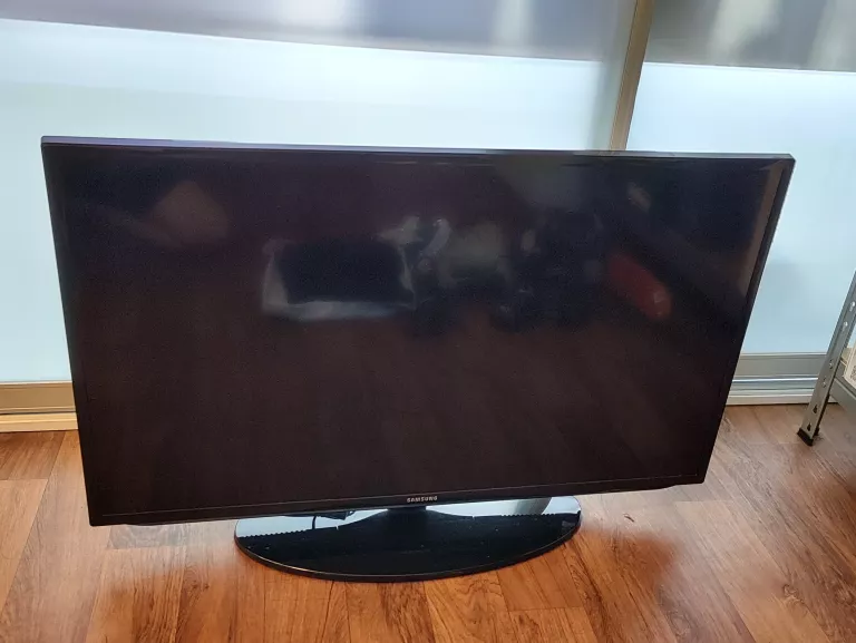 TELEWIZOR SAMSUNG UE40EH5300 + PILOT