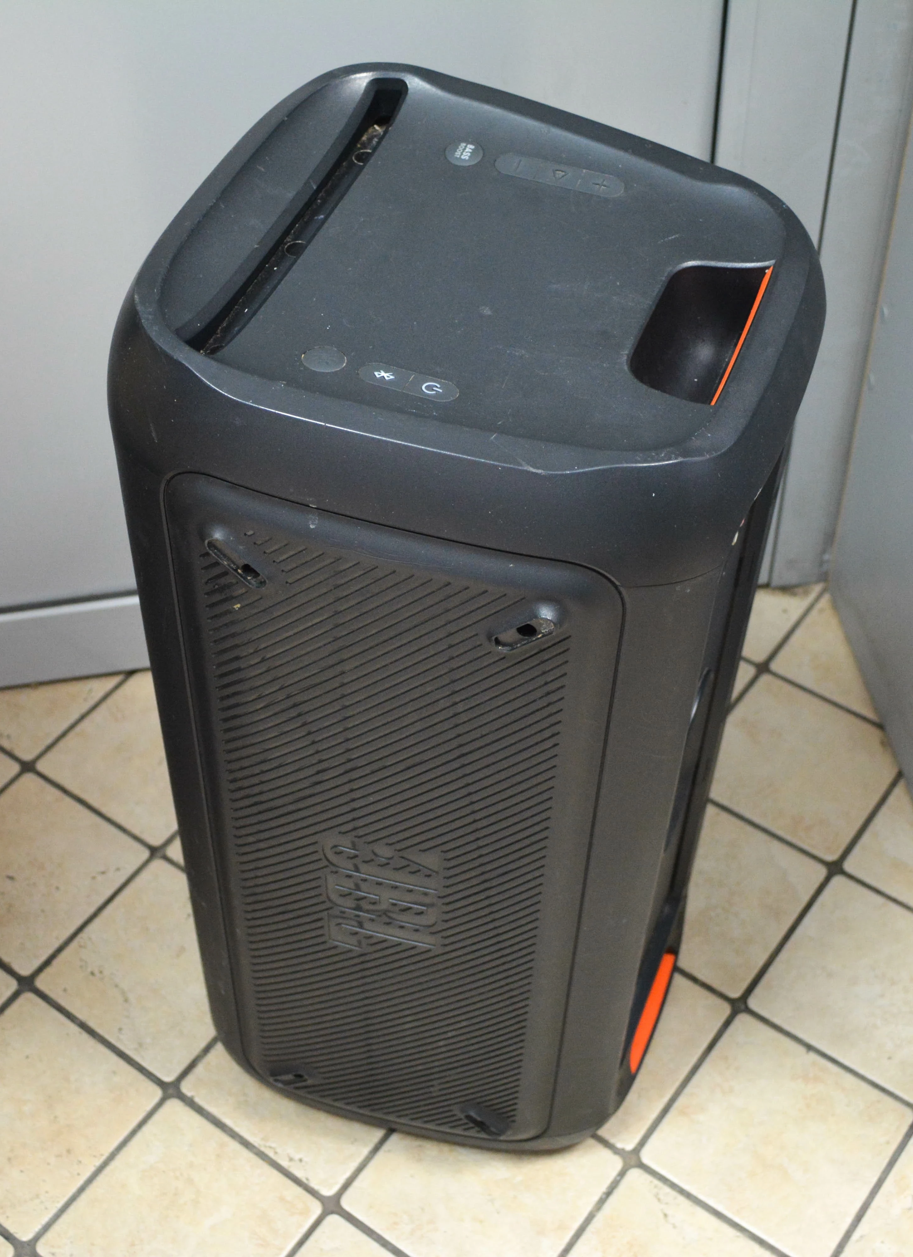 glosnik-imprezowy-jbl-partybox-200-audio-funkcje-sterowanie-za-pomoca-smartfona