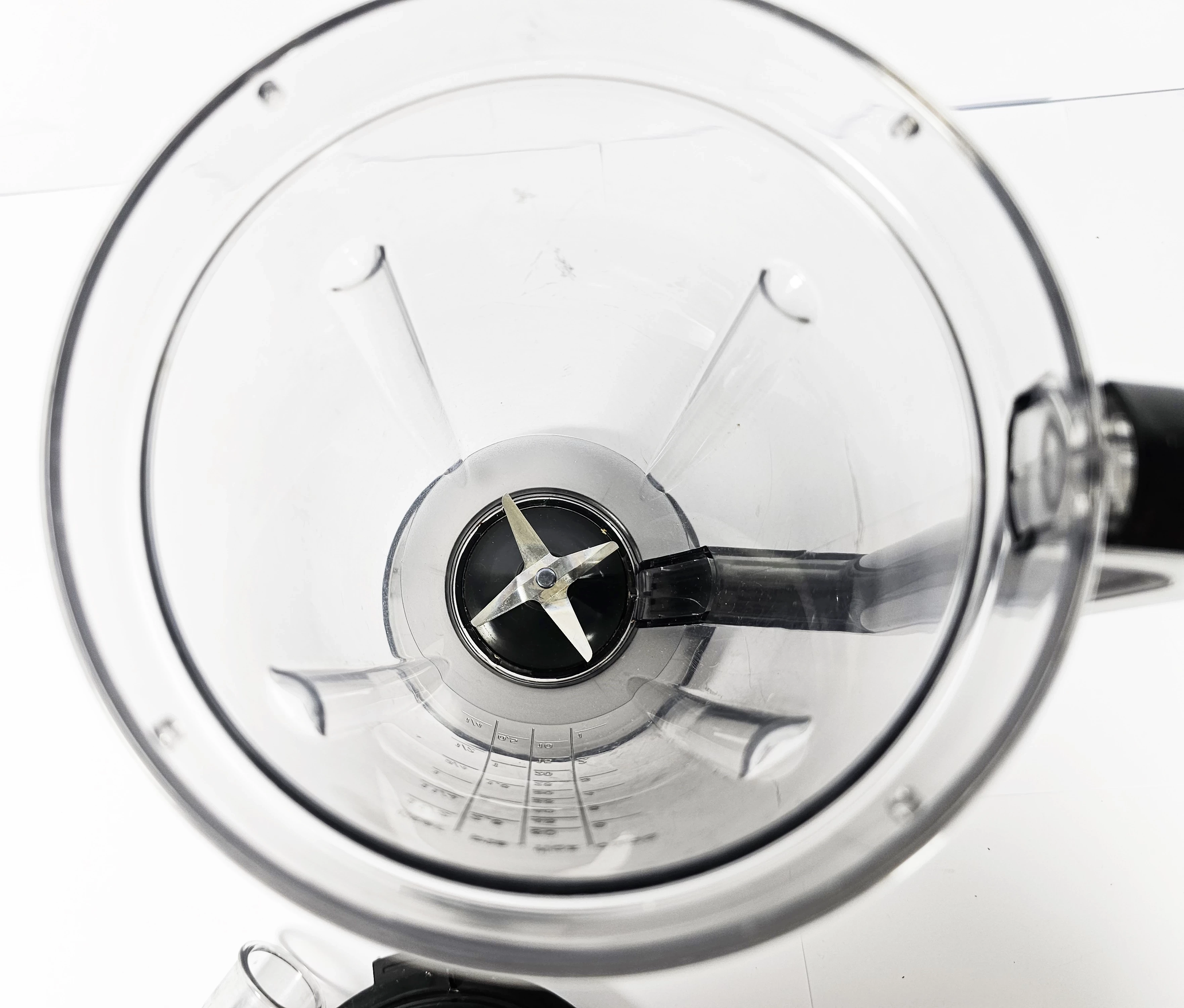 robot-kuchenny-siemens-mk860fq1-1250w-akcesoria-kolor-dominujacy-129357-8