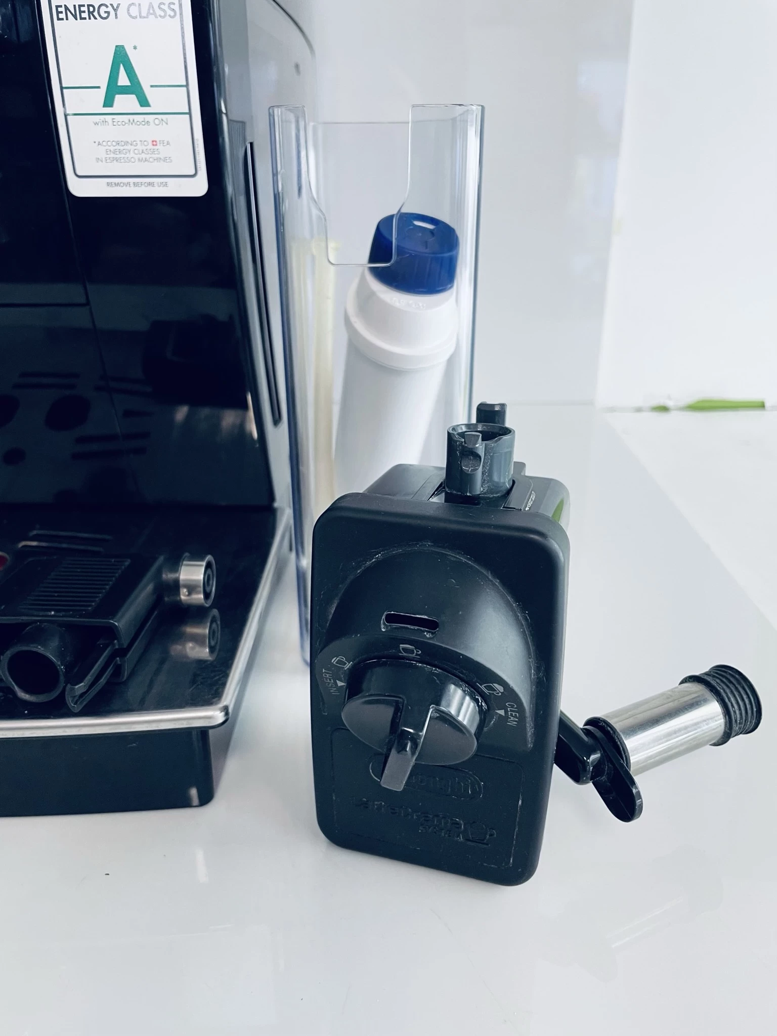 ekspres-de-longhi-ecam-23460b-marka-delonghi