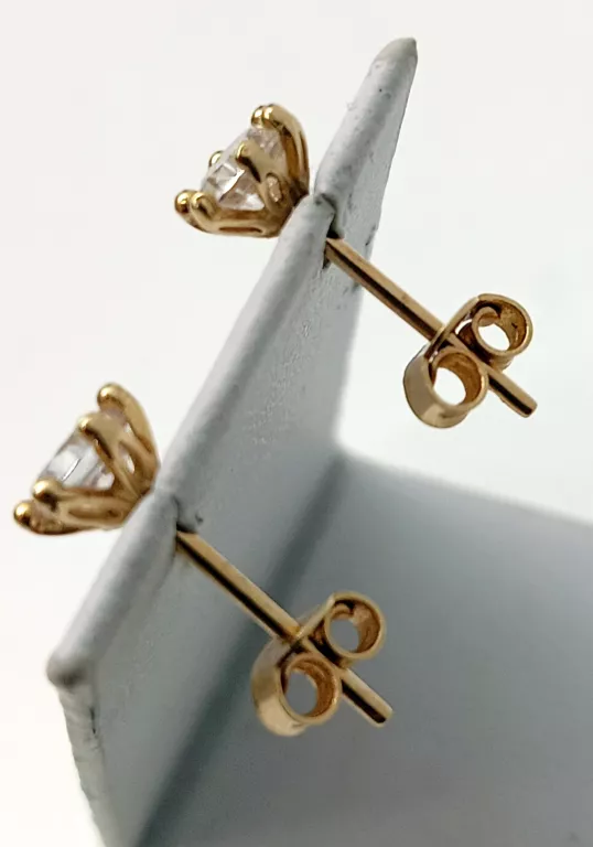 wyrob-jubilerski-kolczyki-wkowki-z-kamykiem-marka-inna-marka