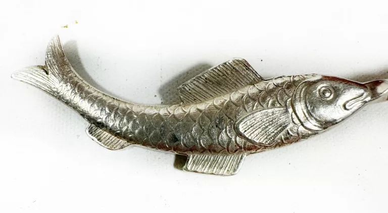 MAŁY WIDELEC Z WYTŁOCZONĄ RYBĄ 22,39G 925