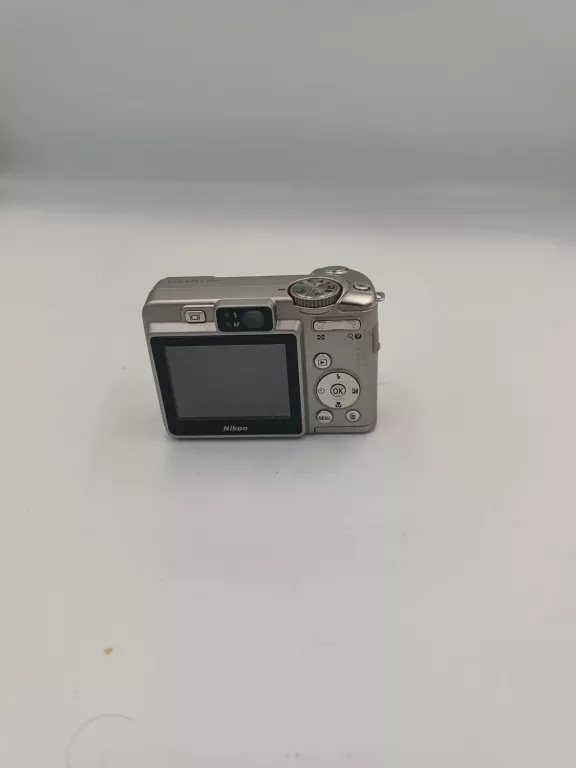 APARAT NIKON COOLPIX P50 8.1 MPX SOLO