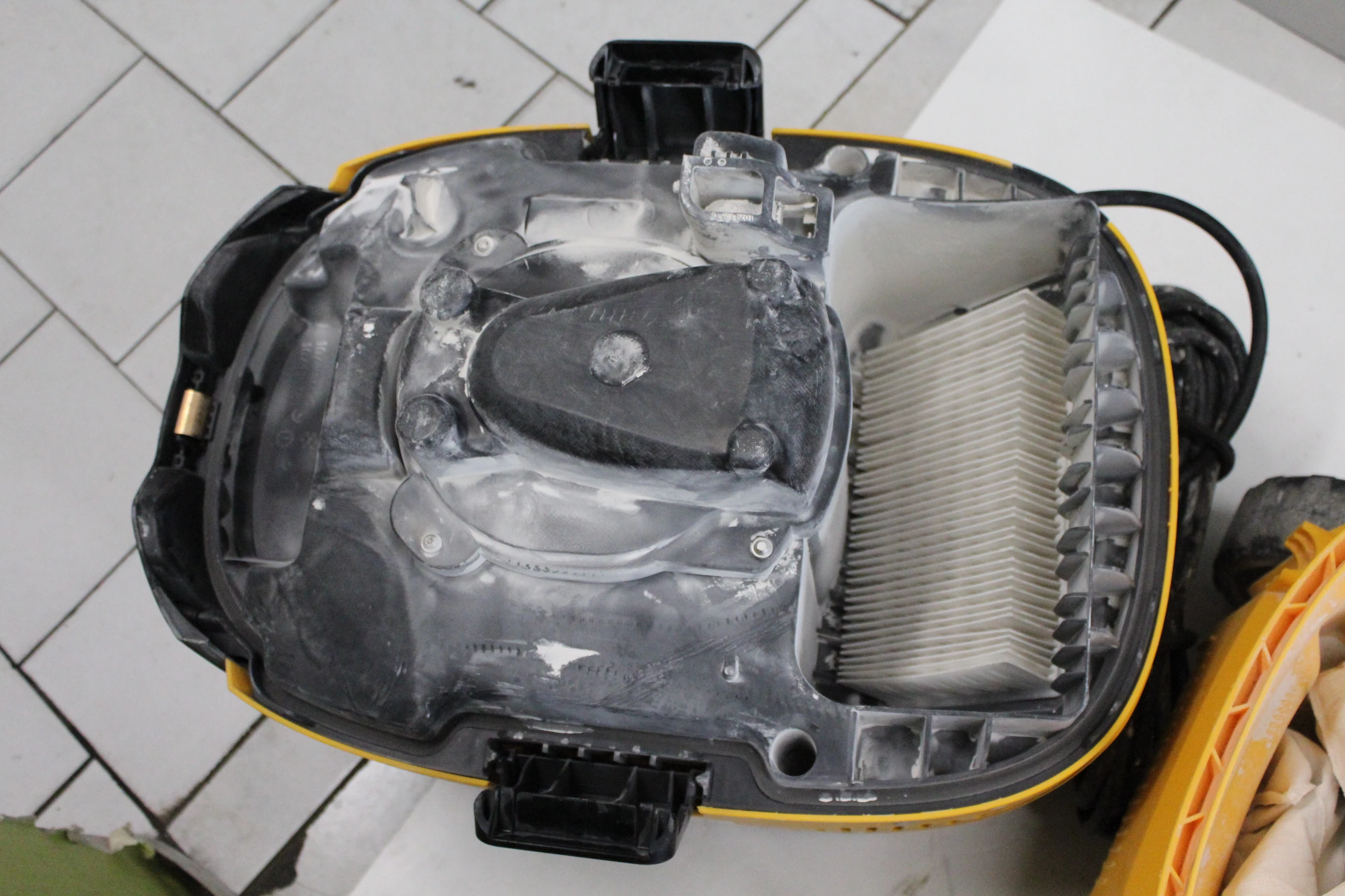 odkurzacz-przemyslowy-mirka-de-1230-l-pc-stan-uzywany