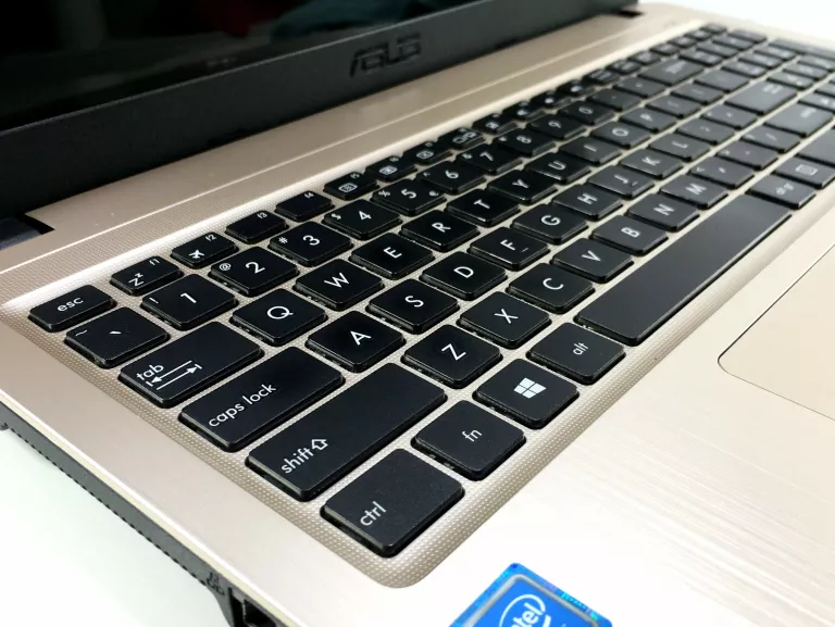 ASUS X540SA 15.6HD N3050 DDR3 4GB HDD 1TB WIN10