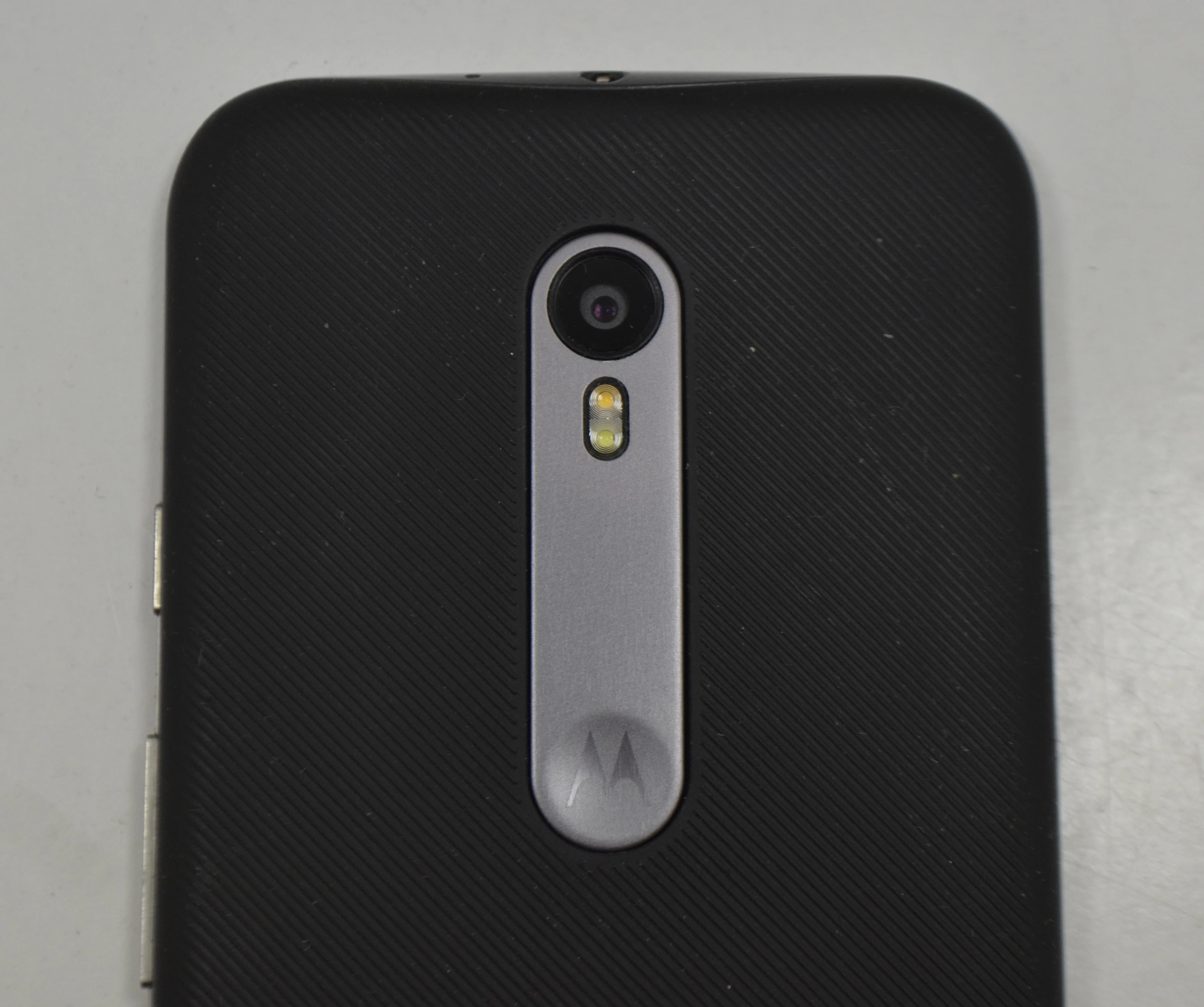 motorola-moto-g-2015-3-gen-czarna-na-czesci-przekatna-ekranu-57