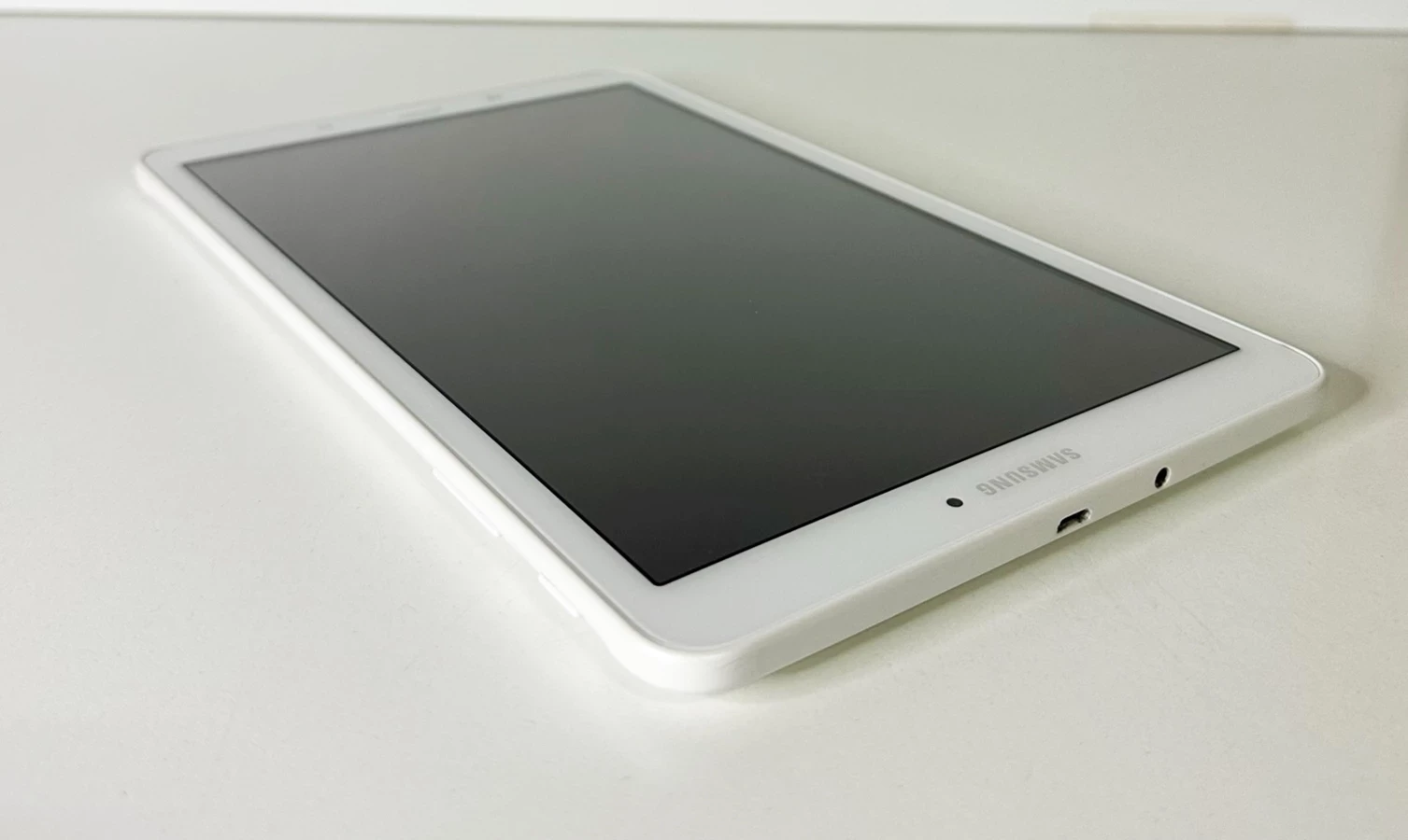 tablet-samsung-galaxy-tab-e-8gb-system-operacyjny-android