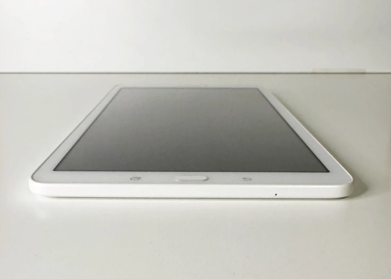 tablet-samsung-galaxy-tab-e-8gb-kod-producenta-sm-t561nzwaxeo