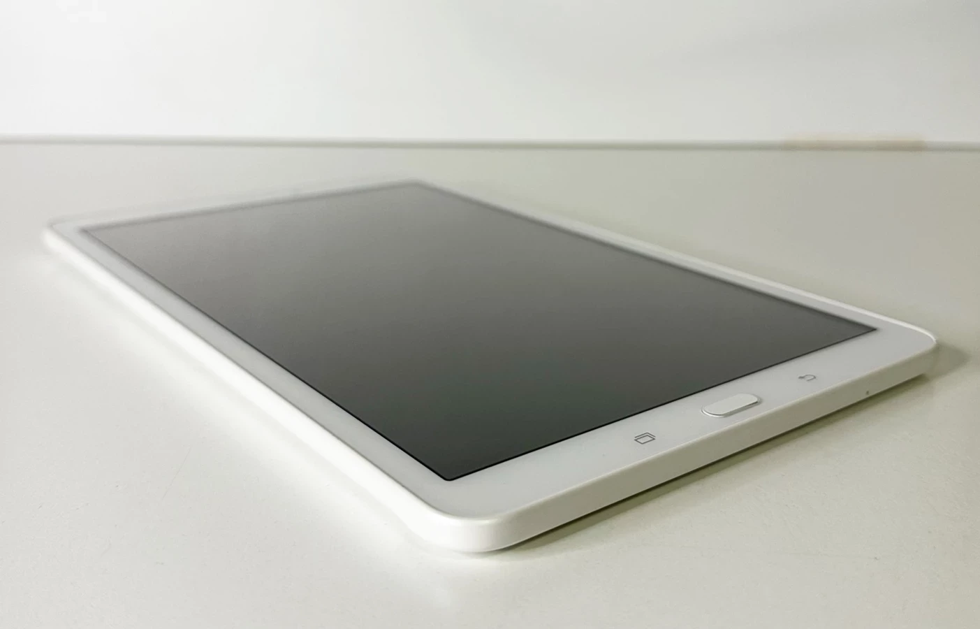 tablet-samsung-galaxy-tab-e-8gb-komunikacja-bluetooth