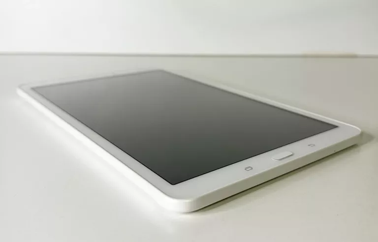 tablet-samsung-galaxy-tab-e-8gb-komunikacja-bluetooth