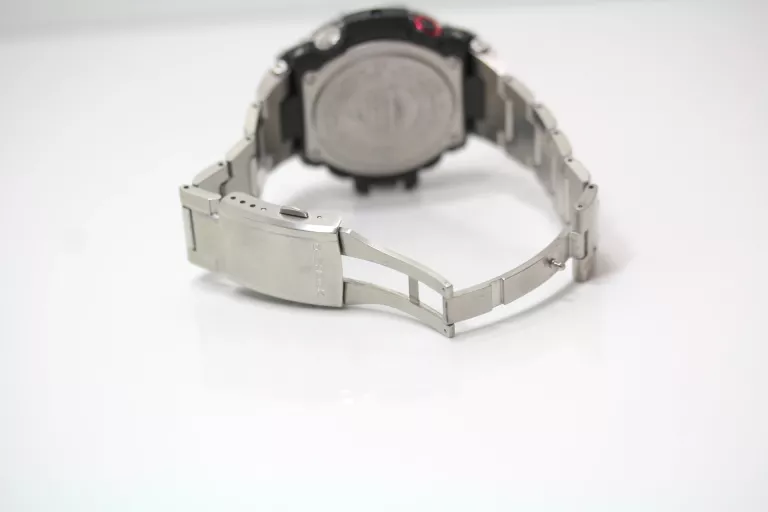 zegarek-g-shock-casio-gst-b100-funkcje-budzik