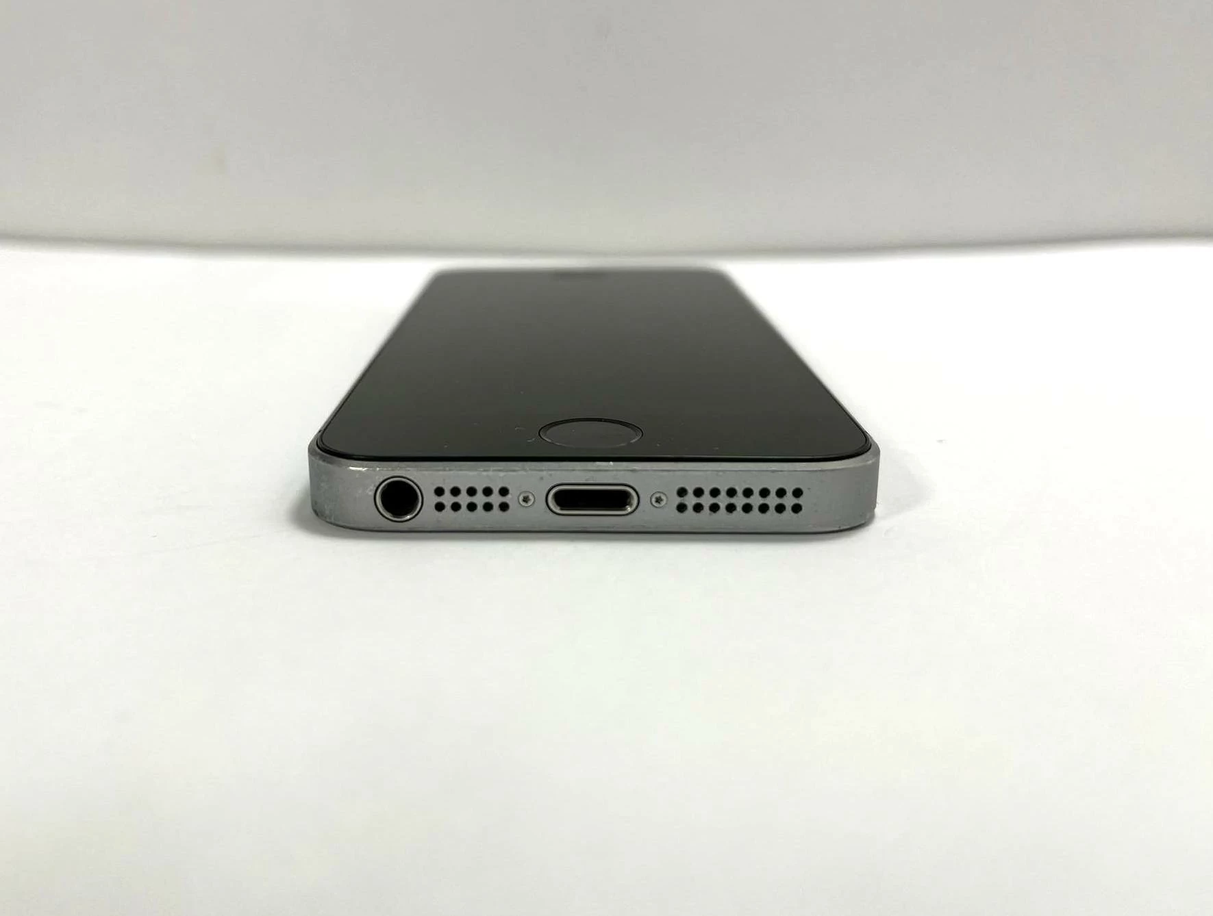 telefon-iphone-se-typ-smartfon