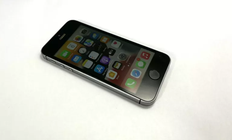 TELEFON IPHONE SE