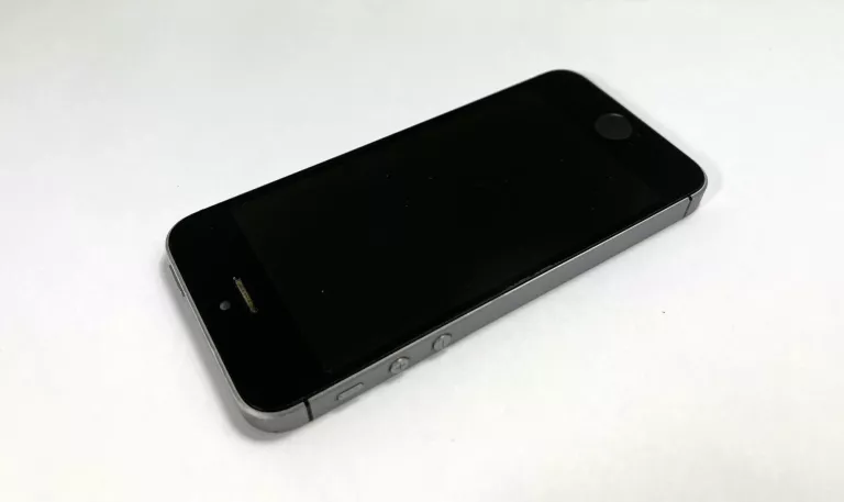 TELEFON IPHONE SE