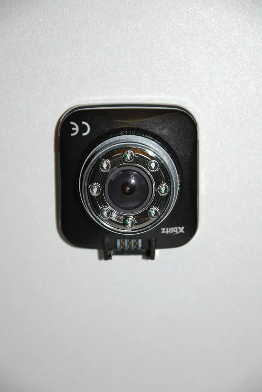 kamera-samochodowa-xblitz-go-se-rejestrator-stan-uzywany