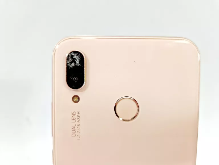 smartfon-huawei-p20-lite-464gb-rozowy-opis-wbudowana-pamiec-64-gb