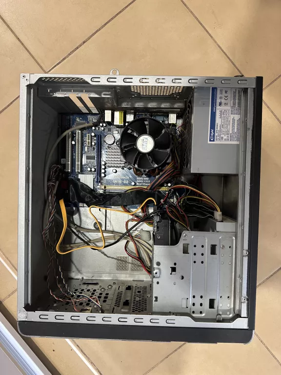 KOMPUTER STACJONARNY INTEL CORE 2 DUO, 4GB RAM, 1