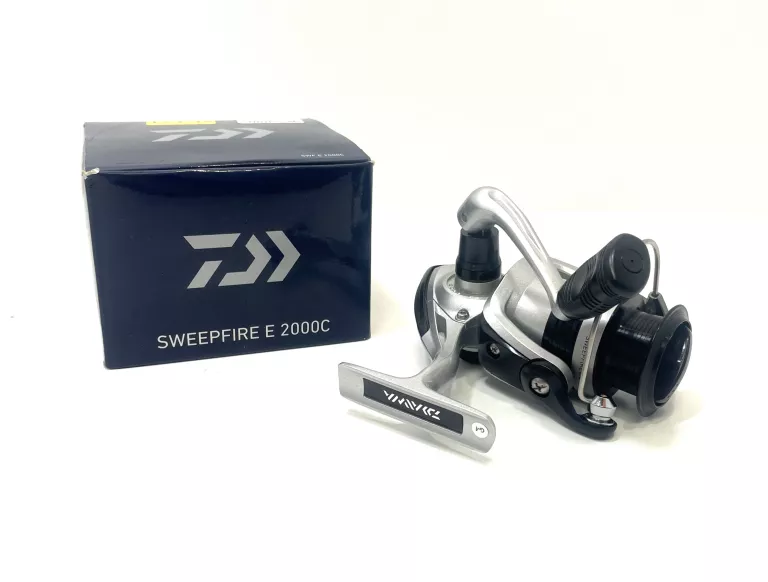 KOŁOWROTEK DAIWA SWEEPFIRE E 2000 C