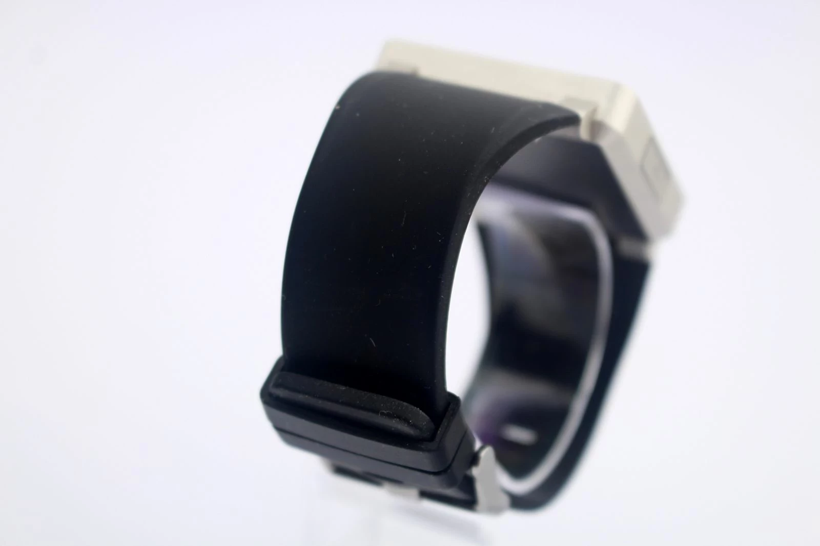 zjawiskowy-smartwatch-sony-sw2-super-stan-ksztalt-koperty-prostokatny