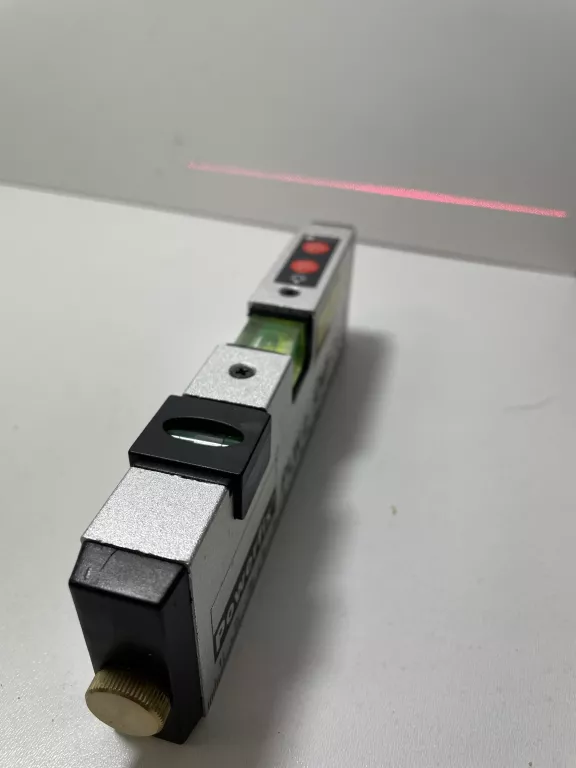 poziomica-laserowa-powerfix-plw-2-liczba-libelek-1