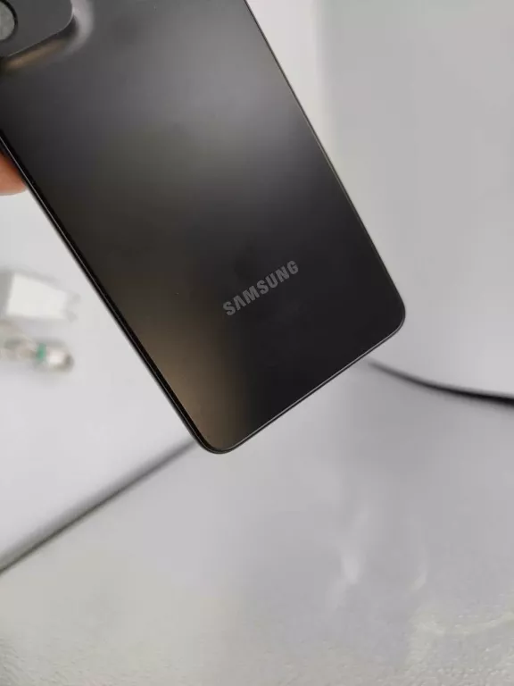 telefon-samsung-galaxy-a33-5g-opis-typ-smartfon