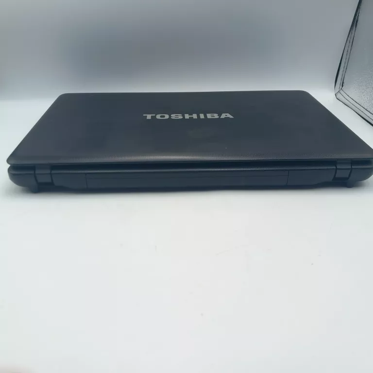 LAPTOP TOSHIBA SATELITE C660-1M4 2/1TB I3 WIN 7