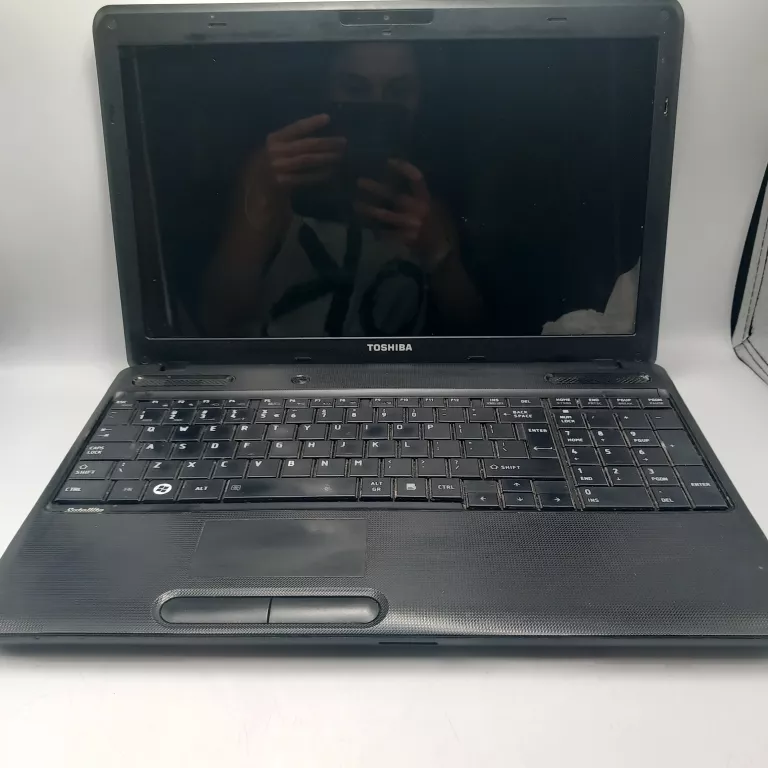 LAPTOP TOSHIBA SATELITE C660-1M4 2/1TB I3 WIN 7