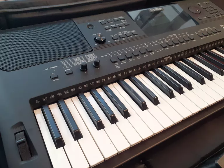 YAMAHA KEYBOARD PSR E453 + STATYW + POKORWIEC