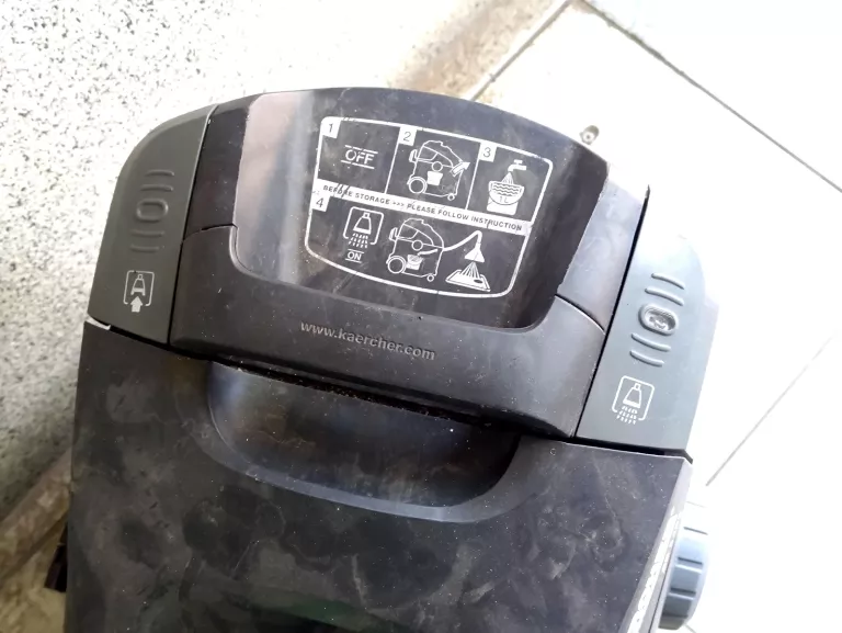 odkurzacz-pioracy-karcher-se-5100-1400w-at-opis-pojemnosc-zbiornika-na-kurz-400