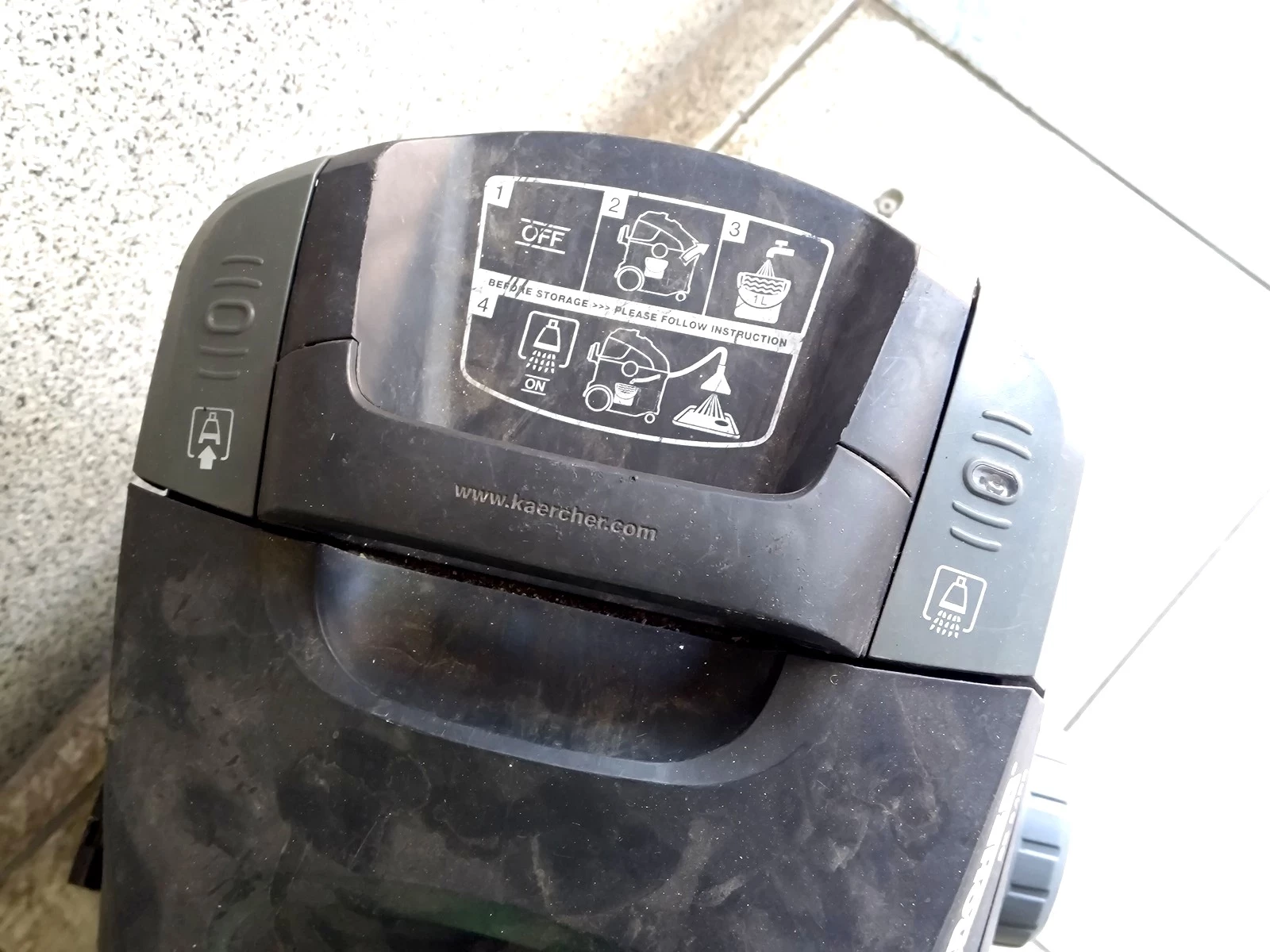 odkurzacz-pioracy-karcher-se-5100-1400w-at-opis-pojemnosc-zbiornika-na-kurz-400