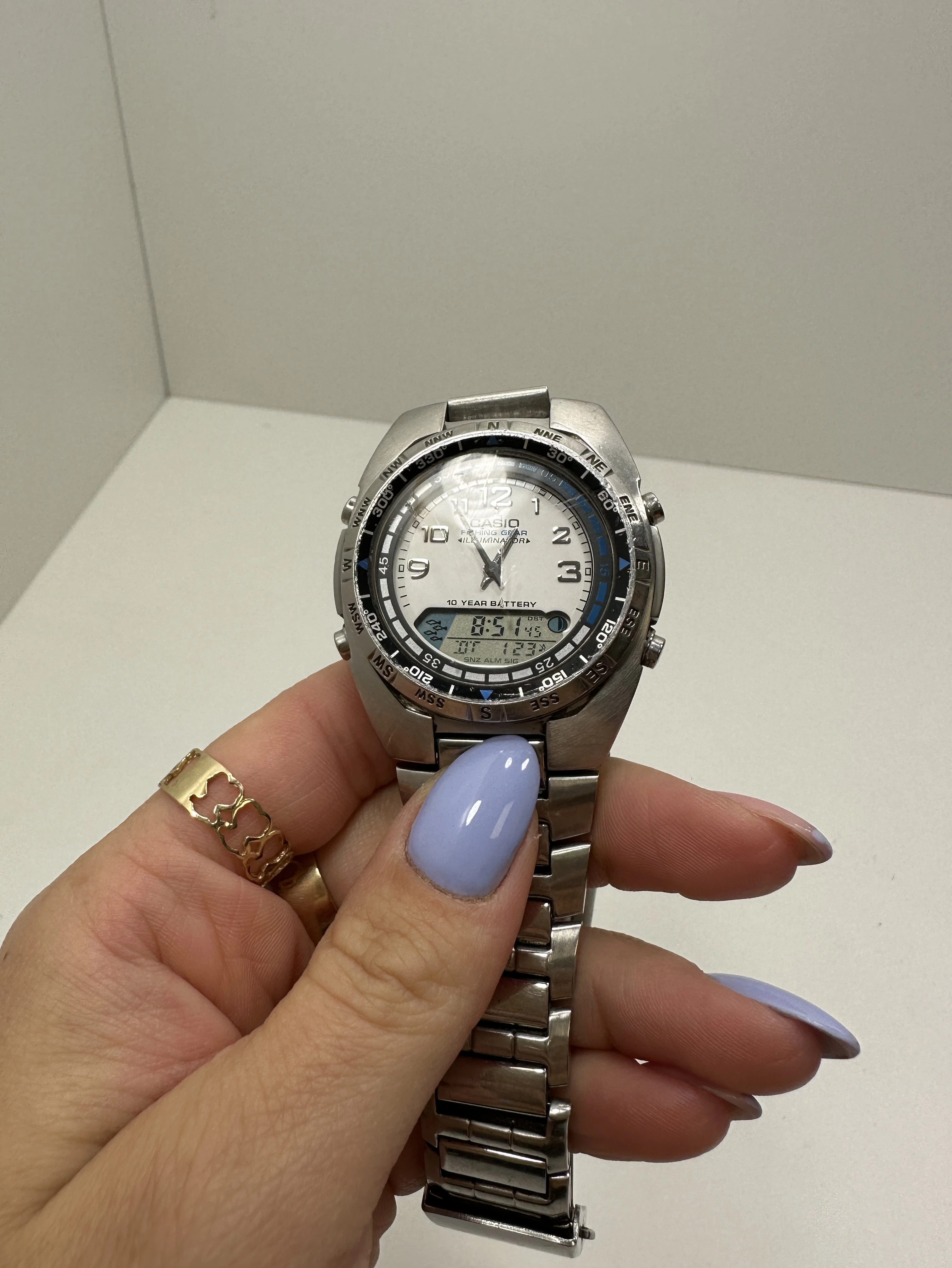 zegarek-meski-casio-amw-700-mechanizm-hybrydowy